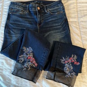 💥💁‍♀️WHITE HOUSE BLACK MARKET~ THE STRAIGHT CROP SIZE 2